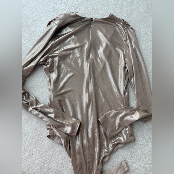 BNWOT Zara Shimmering Gold Taupe Long Sleeve V-neck Bodysuit - Picture 4 of 5